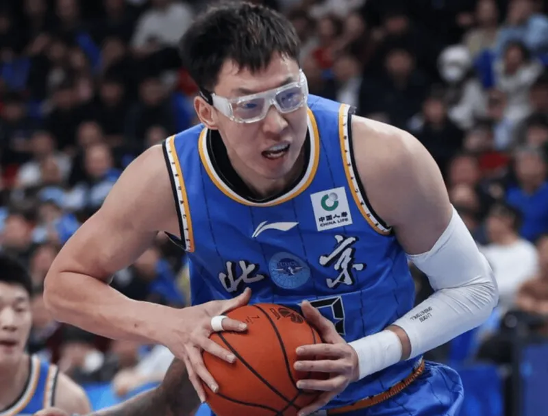 开云体育官方网-周琦全场出战31分钟，投篮5中3得到8分12篮板2助攻1盖帽